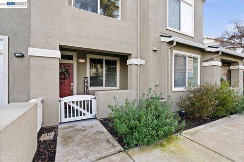 3-51 Bellington Cmn, Livermore, CA, 94551-7561 | Card Image