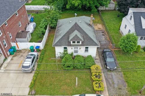 58 Fern St, Edison, NJ, 08817-4319 | Card Image