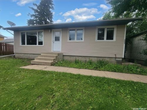 4903 Tribune St, Macklin, SK, S0L2C0 | Card Image