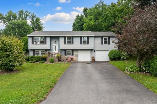 138 Hawthorne Way, Chittenango, NY, 13037-1011 | Card Image