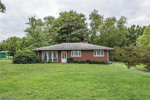 676 E Turkeyfoot Lake Rd, Akron, OH, 44319-4110 | Card Image