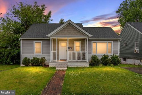 621 Patterson Ave, WINCHESTER, VA, 22601-5636 | Card Image
