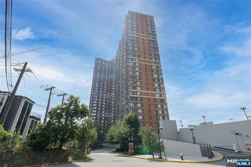 100 Old Palisade Rd, Fort Lee, NJ, 07024-7064 | Card Image