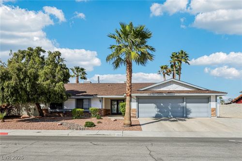2600 La Solana Way, Las Vegas, NV, 89102-6107 | Card Image