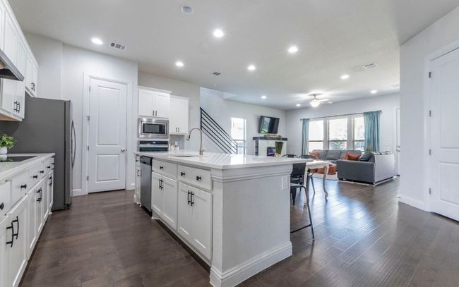 716 Pinnacle View Dr, House other with 5 bedrooms, 4 bathrooms and 4 parking in Georgetown TX | Image 4