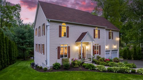 258 Stonehouse Rd, Trumbull, CT, 06611-1626 | Card Image