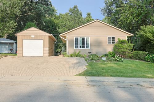 716 Navajo Dr, Carpentersville, IL, 60110-1306 | Card Image