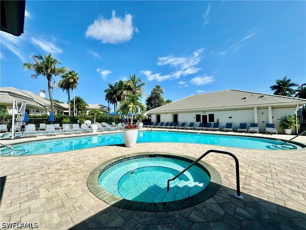 Residential in Naples 4
