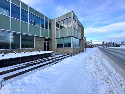 330 Barnette St, Fairbanks, AK, 99701-4516 | Card Image