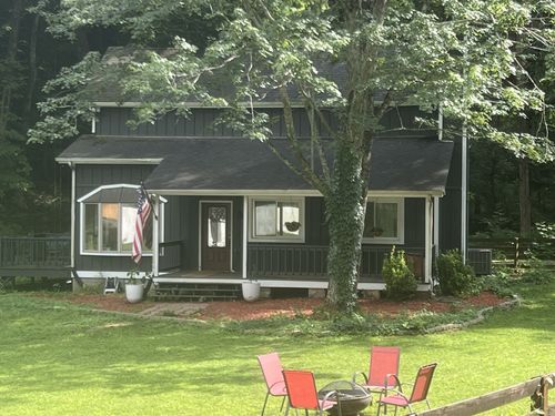 1051 Green Valley Dr, Ashland City, TN, 37015-5419 | Card Image