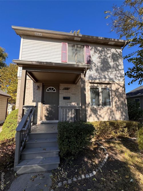 38 W Brockton Ave, Madison Heights, MI, 48071-3916 | Card Image