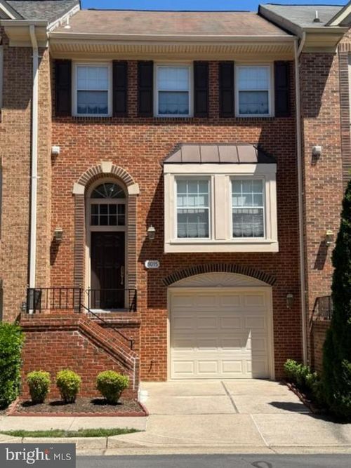 8015 Merry Oaks Ct, VIENNA, VA, 22182-4029 | Card Image