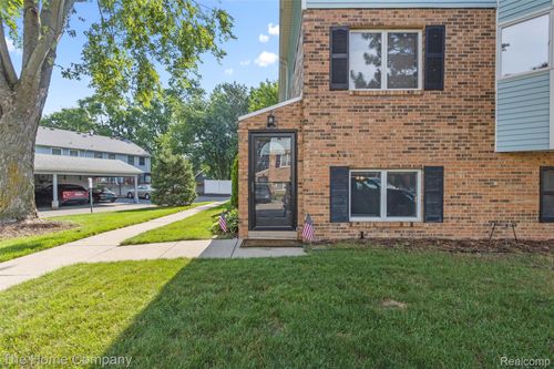 194 Pinewood Dr, Plymouth, MI, 48170-1982 | Card Image