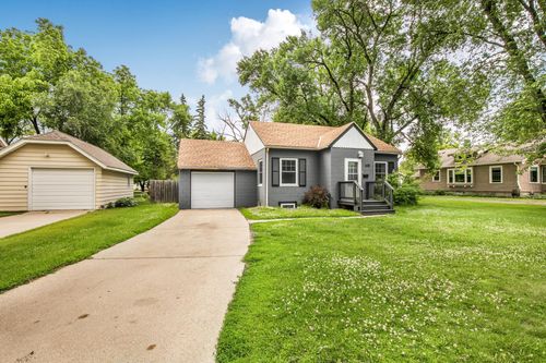 635 E 2nd St, Litchfield, MN, 55355-2311 | Card Image