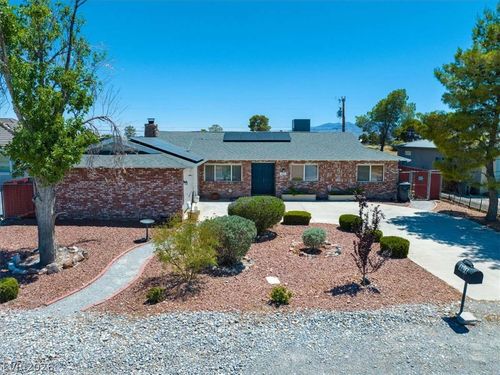 101 Comstock St, Pahrump, NV, 89048-8268 | Card Image