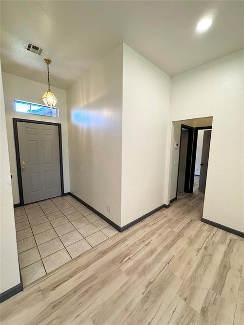 1102 Dustin Dr, Edmond, OK, 73003-4908 | Card Image
