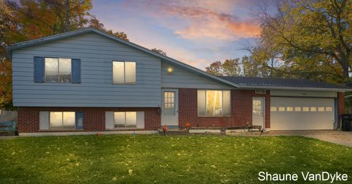 4566 Lantern Ct Nw, Comstock Park, MI, 49321-9132 | Card Image