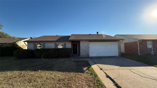 5620 Pearce St, The Colony, TX, 75056-1907 | Card Image