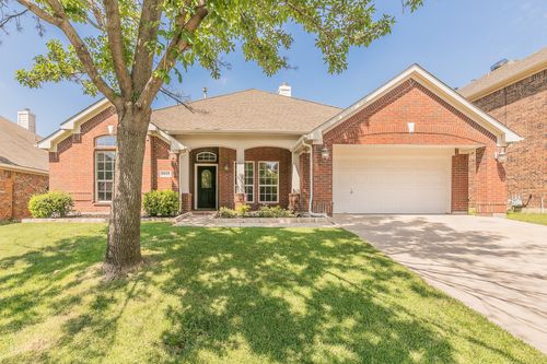 9025 Georgetown Pl, Fort Worth, TX, 76244-8615 | Card Image