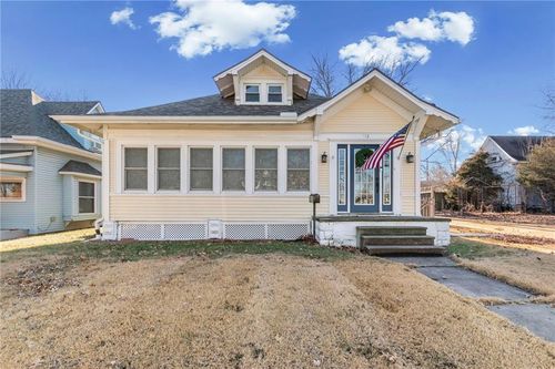 612 E 5th St, Cameron, MO, 64429-1920 | Card Image