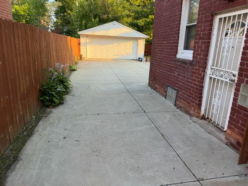 15292 Spring Garden St, Detroit, MI, 48205-3525 | Card Image