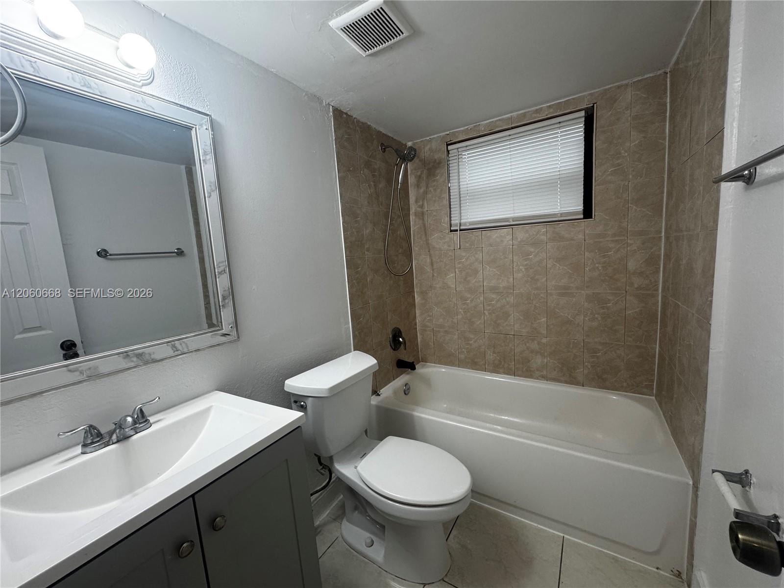 Residential Lease in North Miami 5