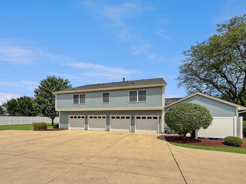 145-145 Spuhler Dr, Batavia, IL, 60510-1681 | Card Image
