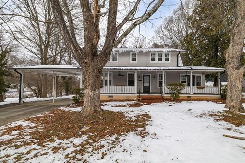 1102 Courtland Ave, Reidsville, NC, 27320-4606 | Card Image