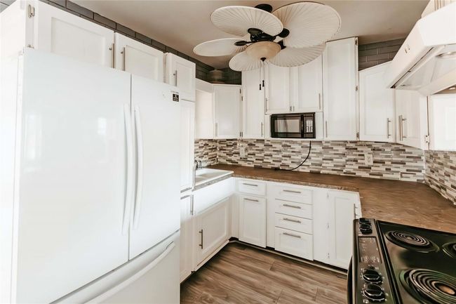 2005 E Crenshaw St, House other with 3 bedrooms, 1 bathrooms and null parking in TAMPA FL | Image 11