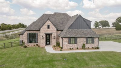 8103 E 107th Street, House other with 4 bedrooms, 3 bathrooms and null parking in Owasso OK | Image 1