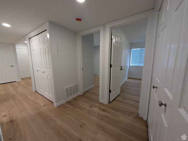 Hallway, looking at the bedrooms | Image 27