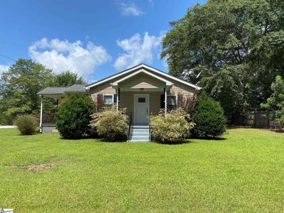 112 Douglas Street, House other with 3 bedrooms, 2 bathrooms and 1 parking in Laurens SC | Image 1