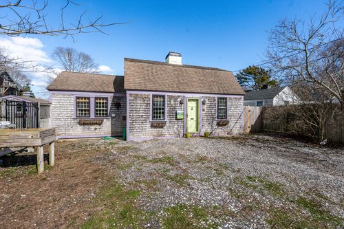 86 Sea Street, Hyannis, MA, 02601 | Card Image