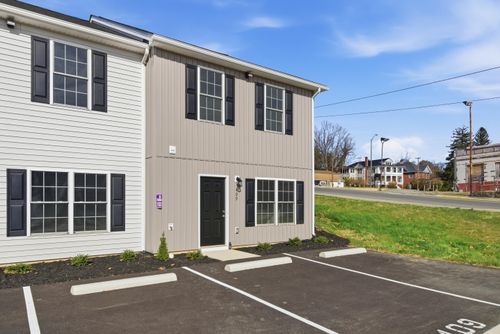 12-409 N Washington Ave, Pulaski, VA, 24301-4629 | Card Image