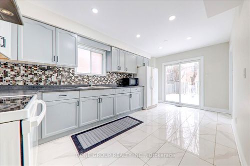 upper-fl-143 Mary Pearson Dr, Markham, ON, L3S3E9 | Card Image