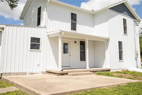 302 Little Brick St, Cameron, MO, 64429-1231 | Card Image