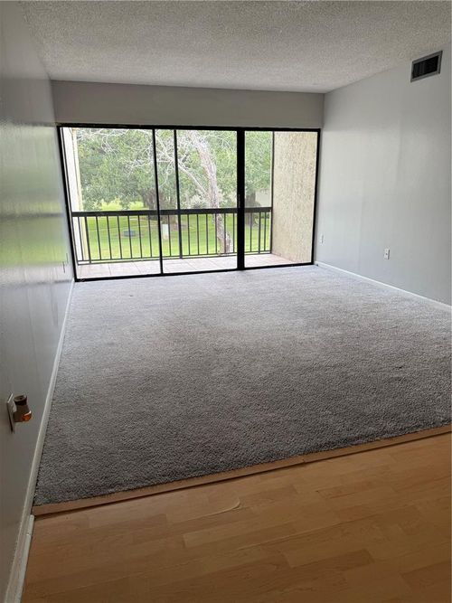 apt-21-3242 S Semoran Blvd, ORLANDO, FL, 32822-1626 | Card Image