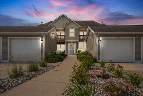 1527 Weatherstone Dr, Ann Arbor, MI, 48108-3361 | Card Image