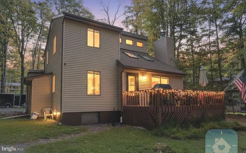 72 Creekview Dr E, Gouldsboro, PA, 18424-8997 | Card Image