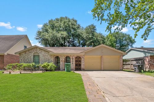 10534 Huntington View Drive, Houston, TX, 77099 | Card Image