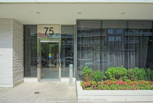 ph207-75 Canterbury Pl, North York, ON, M2N0L2 | Card Image