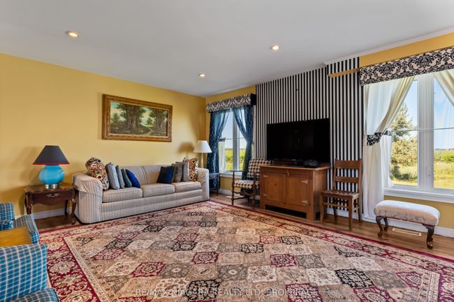 374 Niagara Stone Rd, House other with 5 bedrooms, 3 bathrooms and 6 parking in Niagara on the Lake ON | Image 8