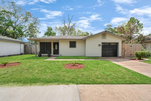 2706 Harvard St, Pasadena, TX, 77502-4217 | Card Image