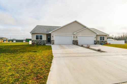 872 Red Hawk Drive, PULASKI, WI, 54162 | Card Image