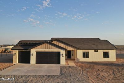 25875 W Running Deer Trail, House other with 3 bedrooms, 2 bathrooms and null parking in Wittmann AZ | Image 1