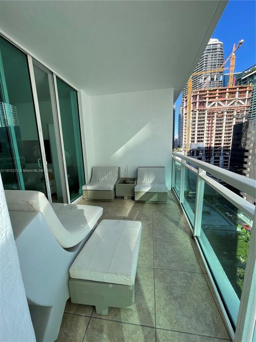 apt-1700-951 Brickell Ave, Miami, FL, 33131-3935 | Card Image