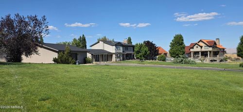 8601 Scenic Dr, Yakima, WA, 98908-1078 | Card Image