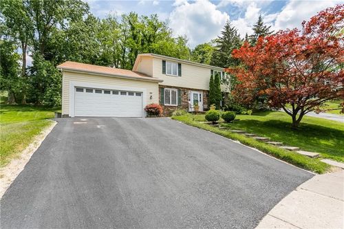 251 Beaconview Ct, Irondequoit, NY, 14617-1405 | Card Image