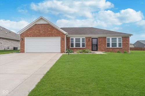 107 Elliott Ave, Trafalgar, IN, 46181-9318 | Card Image