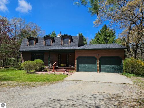 3767 N Us Highway 23, Oscoda, MI, 48750-9568 | Card Image